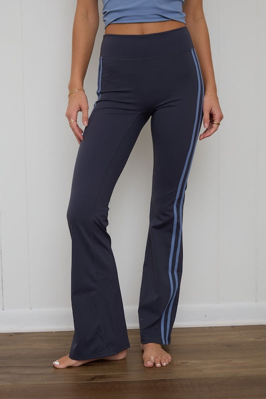 stripe hype flare leggings
