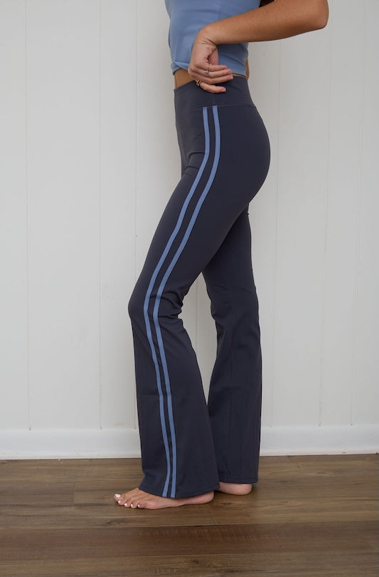 stripe hype flare leggings