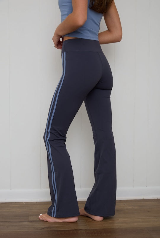 stripe hype flare leggings