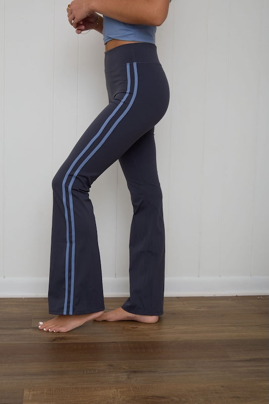 stripe hype flare leggings