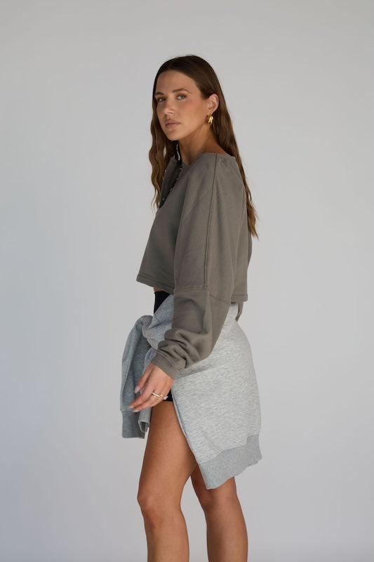 off-duty crop sweatshirt *pre-order*