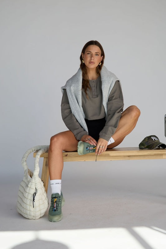 off-duty crop sweatshirt *pre-order*