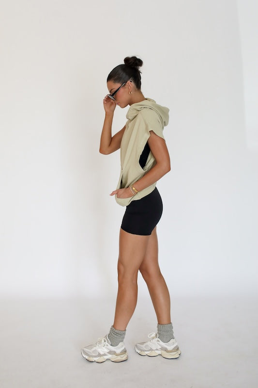 muscle pullover
