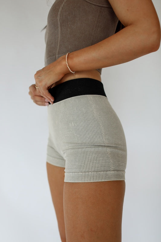 level out shorts